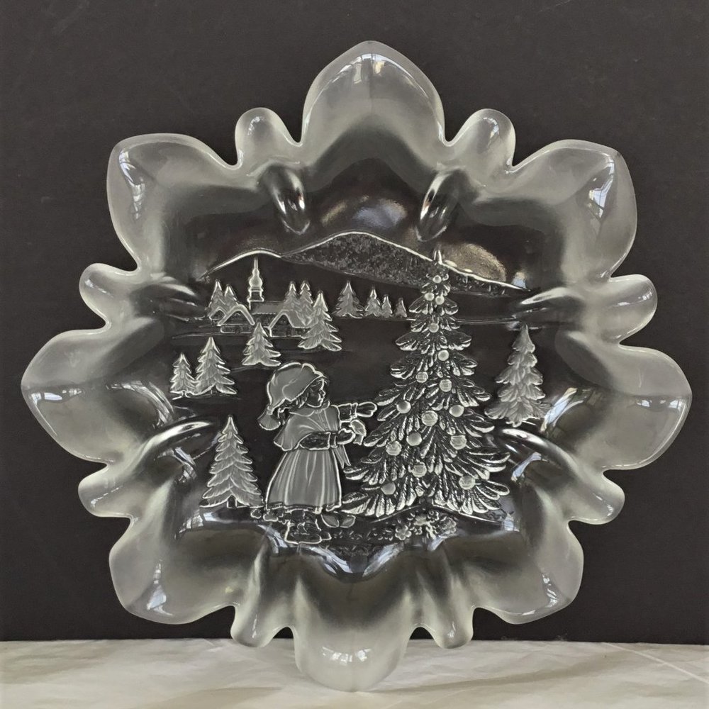 Mikasa Christmas Crystal Plate Bon Bon Dish